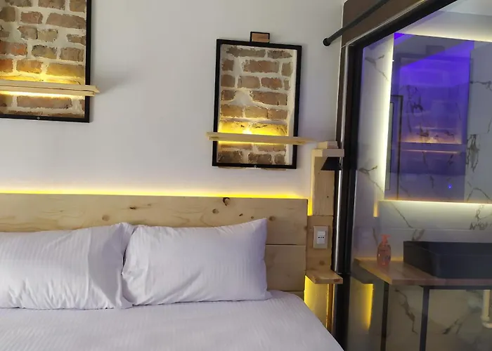 Downtown Evoo * Tirana